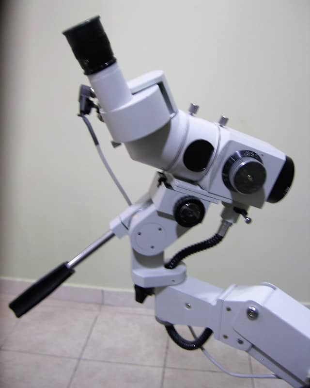 Διοφθαλμικό στερεοσκοπικό κολποσκόπιο